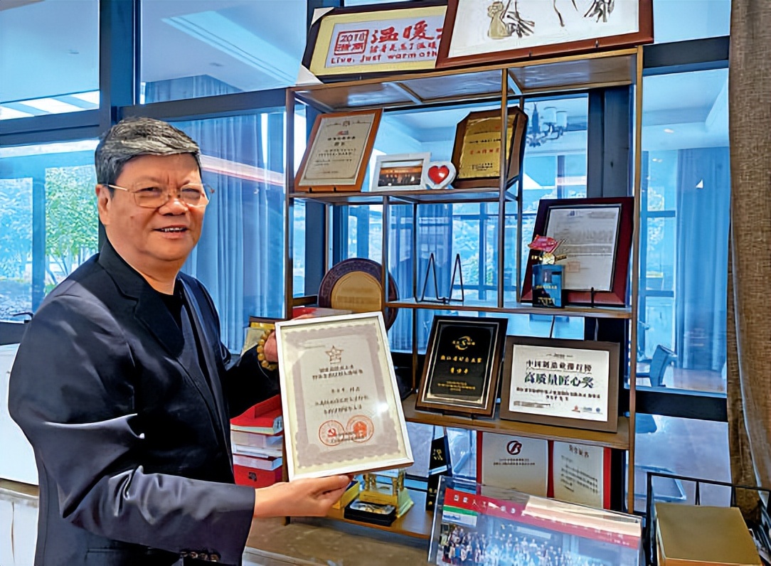 出狱后再创业比较成功的人物,服刑人员出狱后自己创业