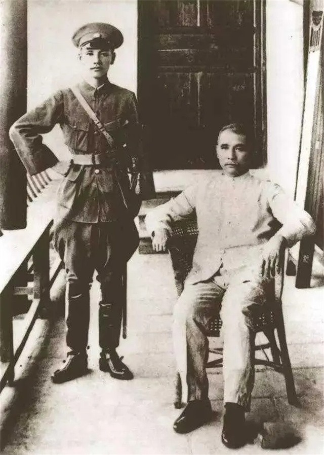 蒋介石故居棺材没入土吗,蒋介石故居棺材没有入土吗