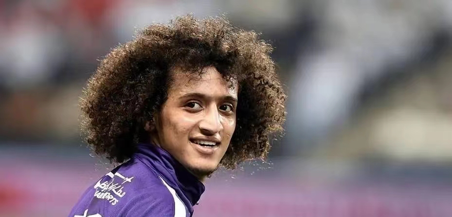 他被称作“海湾梅西”,为了家人效忠阿联酋,最后因伤病无奈退出