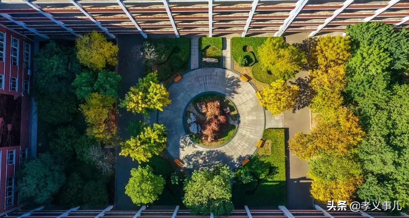 70年栉风沐雨70载春华秋实,70年栉风沐雨70年砥砺前行
