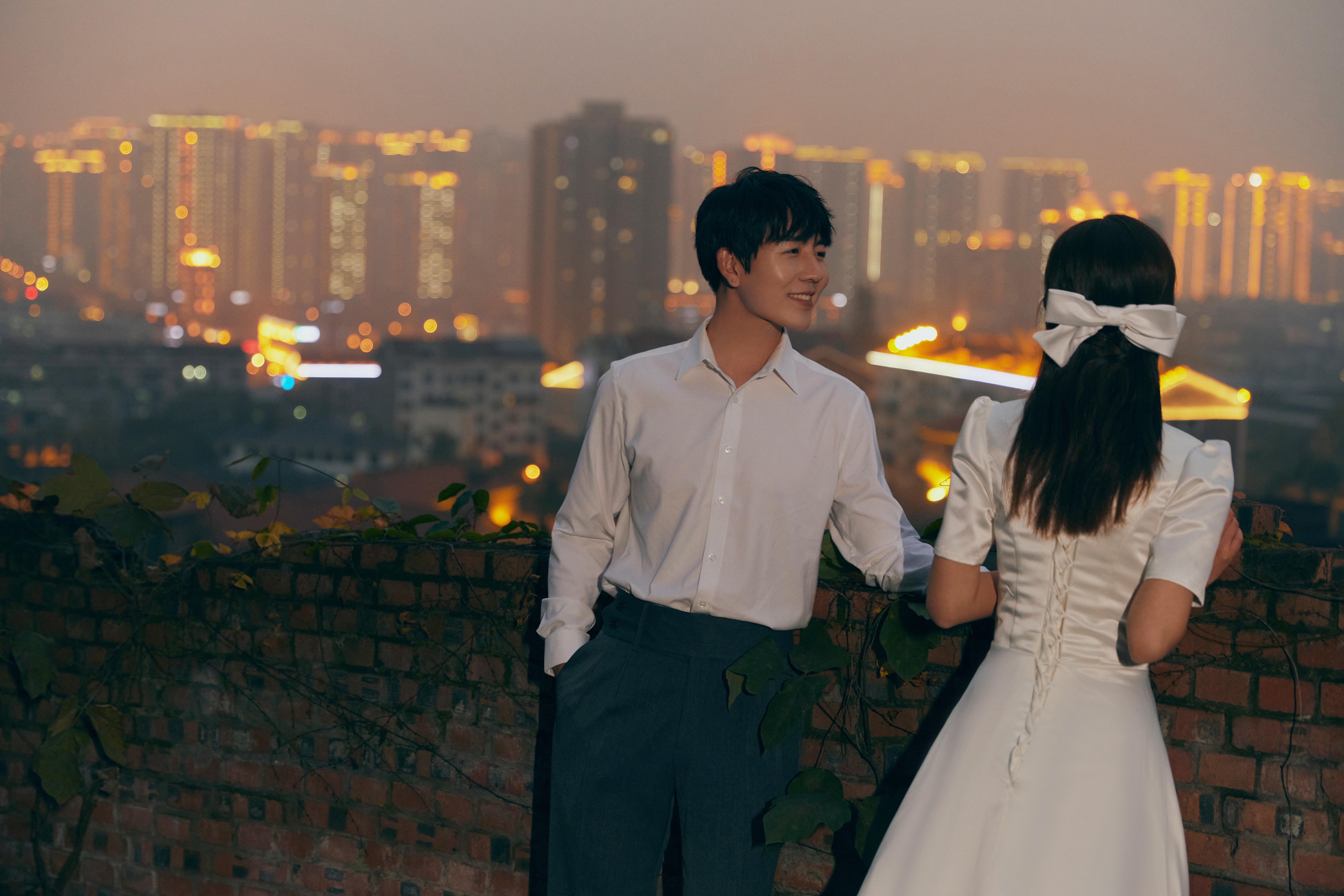 郑州拍婚纱照地点推荐5月份,郑州适合年轻人拍的婚纱照风格