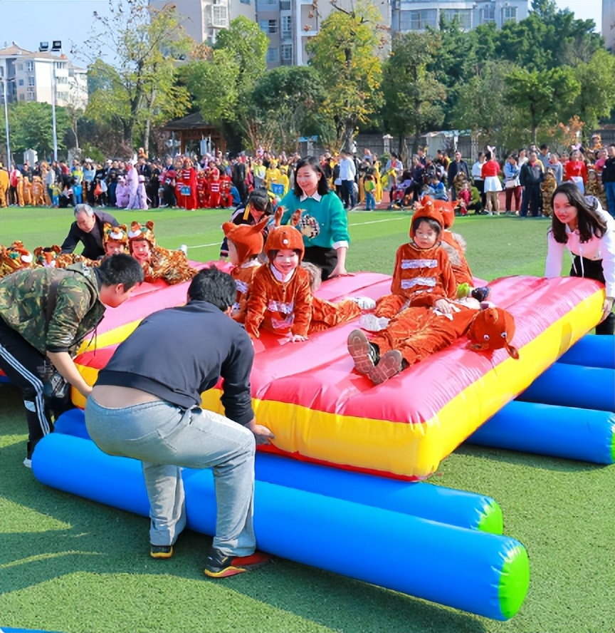 团建趣味飞机游戏怎么玩,趣游研学营