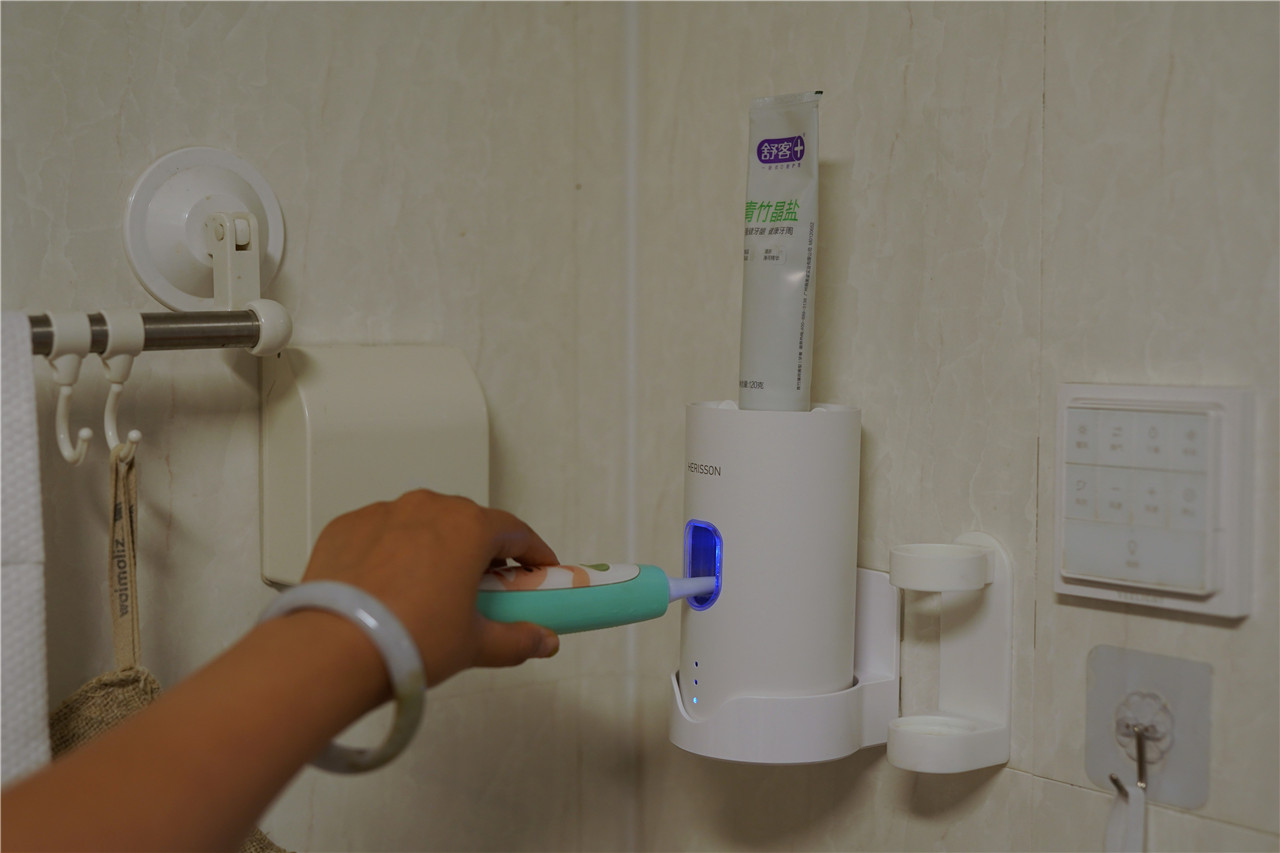 智能牙刷消毒器自动挤牙膏,智能牙刷牙膏消毒器