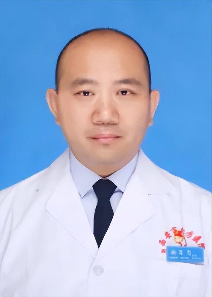 西安市北方医院:患者支气管里发现注射器针头，医生巧施异物钳顺利取出