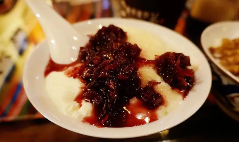 甘孜文旅局长化身侠客火出圈,火出圈啦