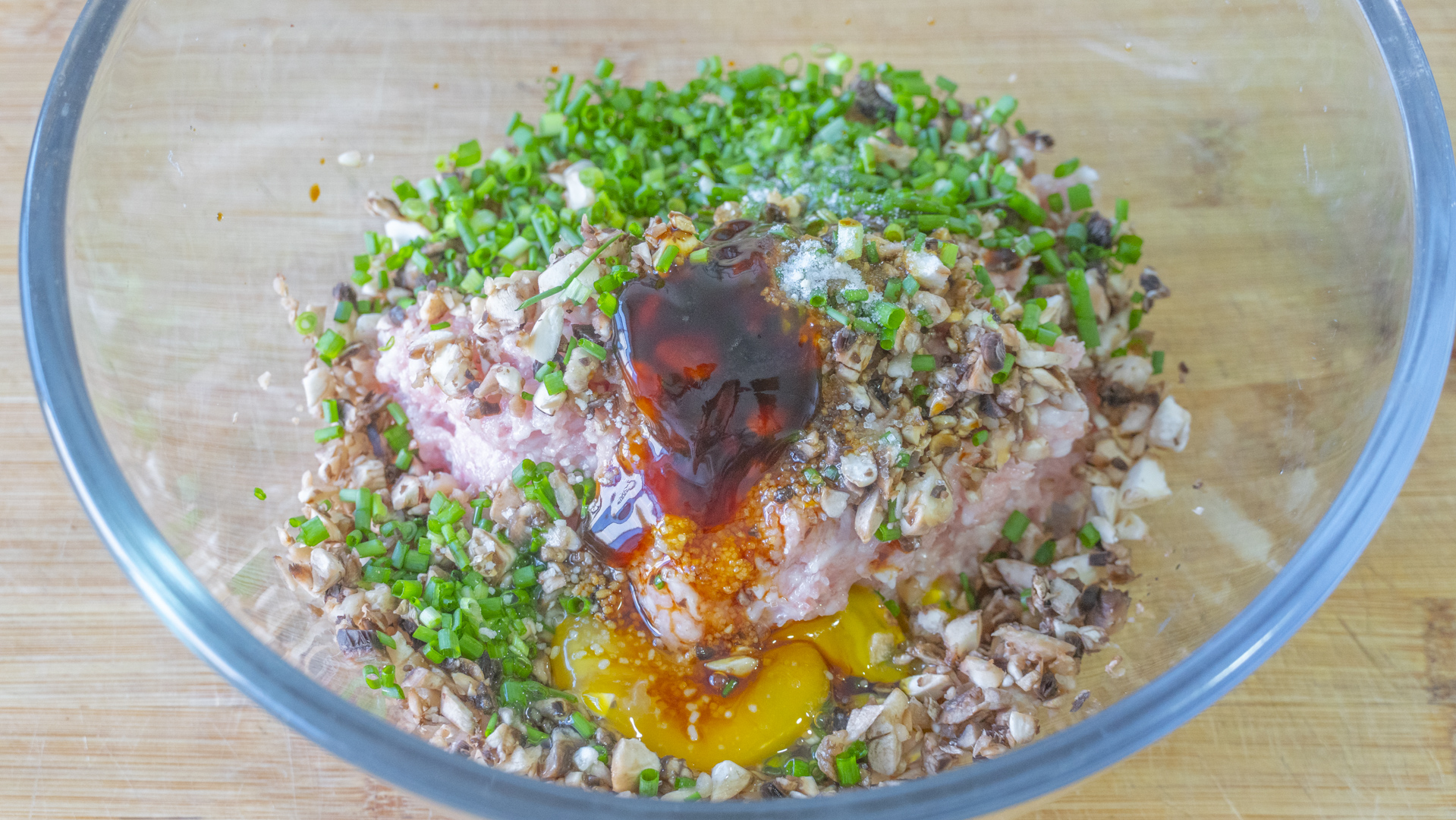 建议女人，多善待自己，少喝奶茶多吃6道菜，脸色红润，精神饱满