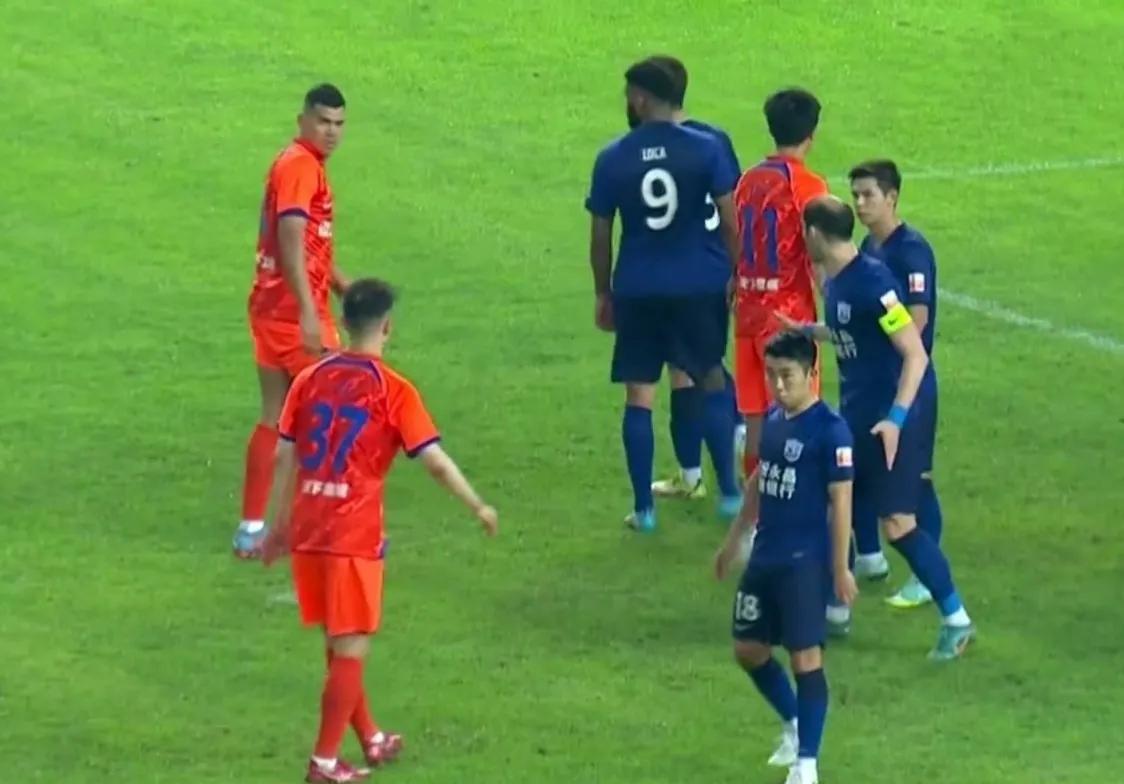 1:1，单场两次争议判罚，山东泰山四轮不胜，老牌劲旅真要保级吗