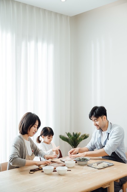 张雪峰公司将每周休三天,张雪峰上四休三什么意思