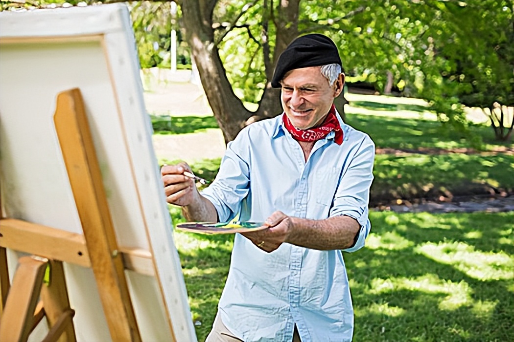 老人每天锻炼的黄金时段,静养的老人比运动的老人更长寿吗