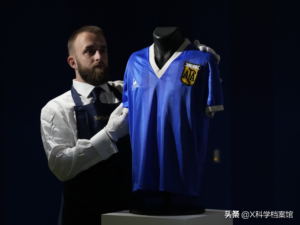 马拉多纳的上帝之手视频,马拉多纳上帝之手球服