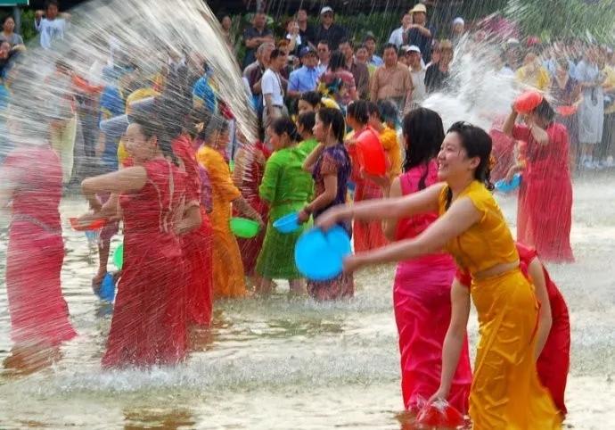 不是广西，不是贵州，三大全城狂欢的节日在云南