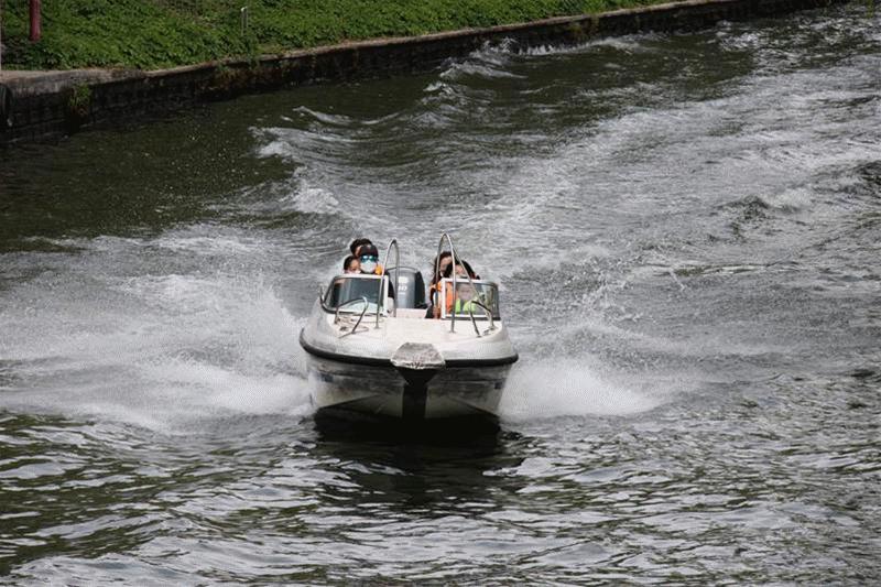 发烧友相机,佳能eosr跟rp哪个好