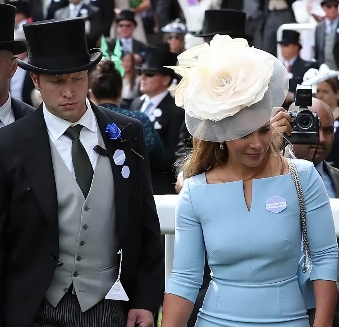 迪拜哈雅王妃离婚拿到了多少钱,迪拜王室哈雅王妃婚姻