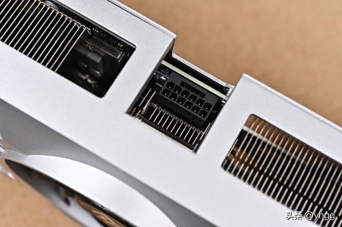 低调实用中塔——ROGZ690HERO+影驰4070Ti+银欣FARAB2装机展示