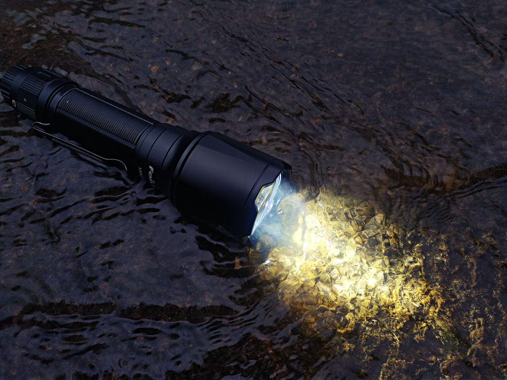 fenixtk22和c7比较,fenix菲尼克斯tk22ue