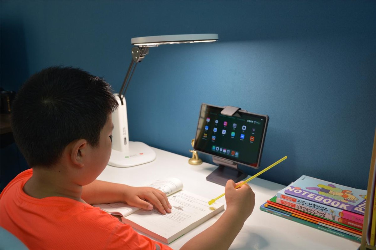 独家NIR红光技术，真正的护眼灯，爱德华医生天使之光2亲测