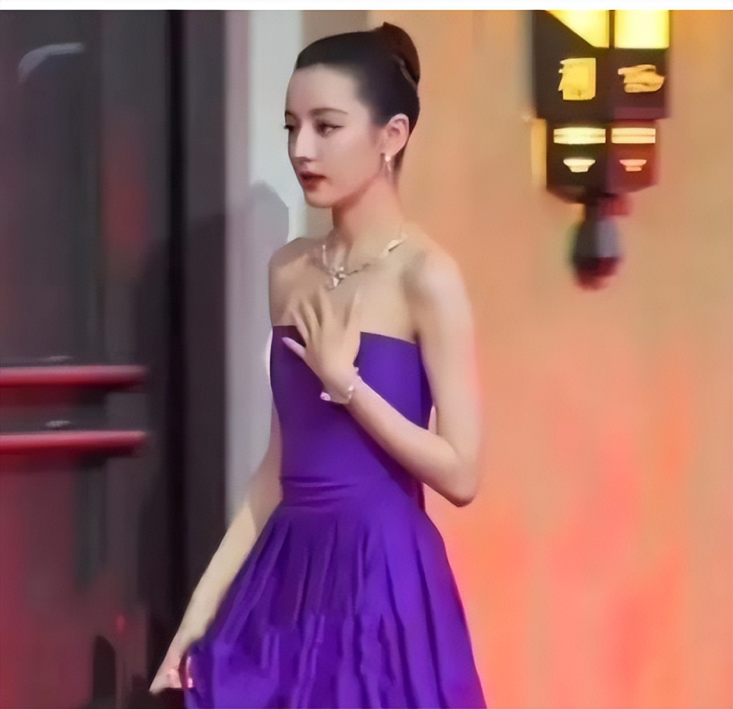 金星说走红毯穿深v,金星吐槽深v抹胸装