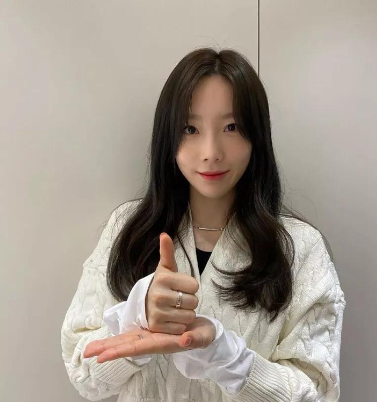 三款适合各种脸型的发型,大脸女生中长发烫发发型