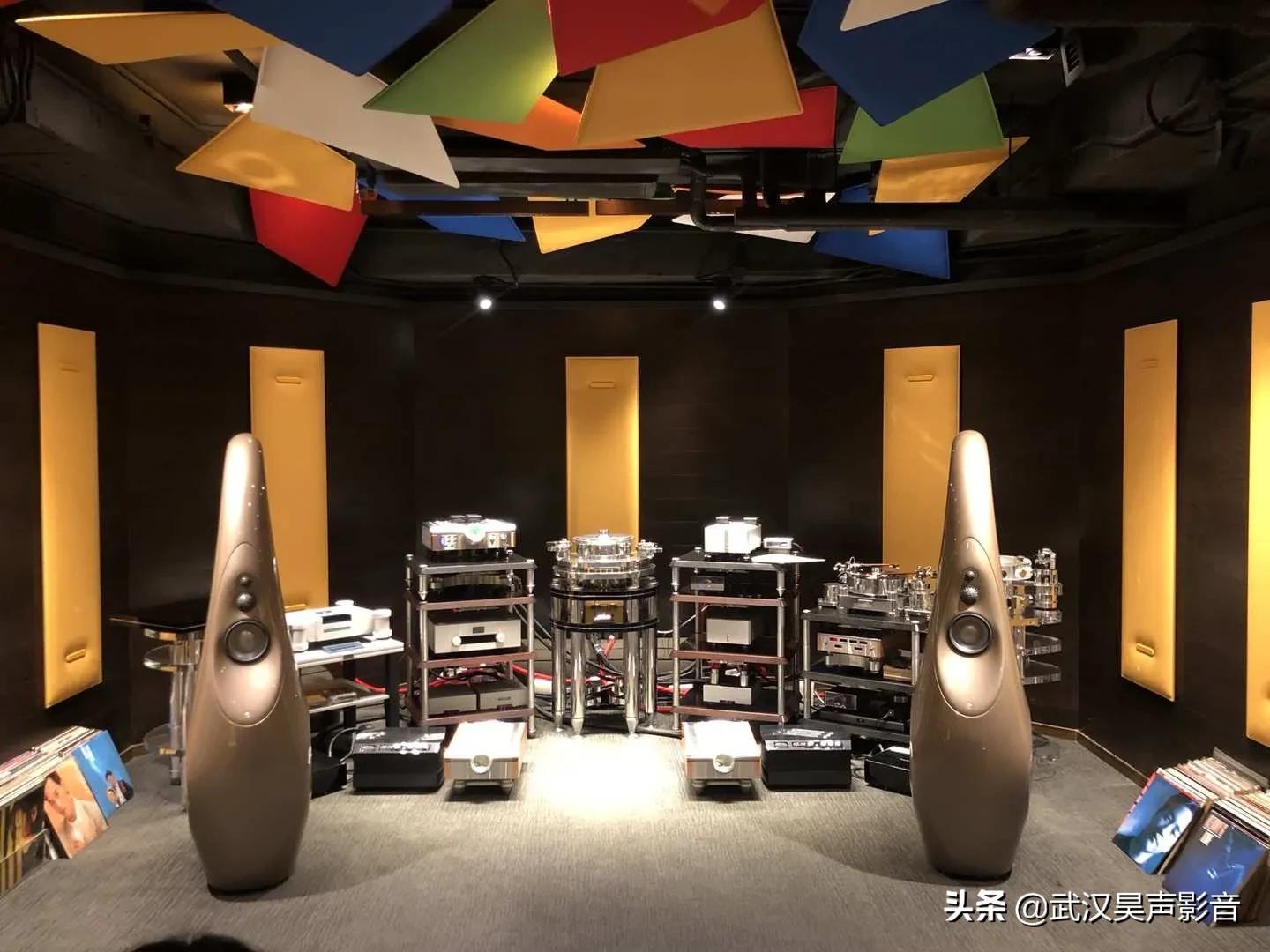 给刚入坑的玩家几个建议,黑胶值得入坑吗