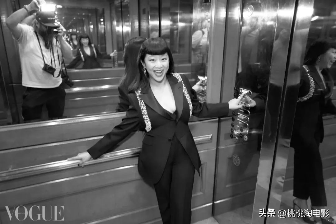 30位好莱坞颁奖季红人《VOGUE》“团建”，面对镜头随性自然