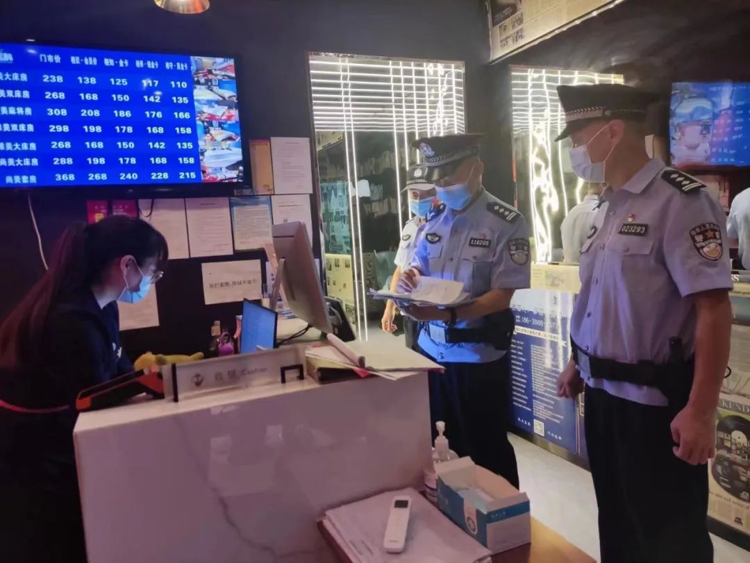 夏季治安打击整治“百日行动”丨尽锐出战!河南洛阳公安全力开展夏夜治安巡查宣防第二次集中统一行动