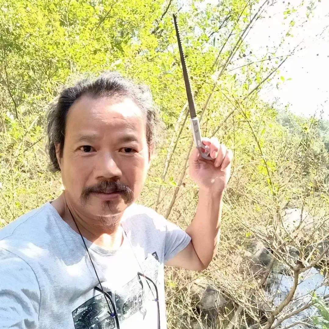 他不仅仅是古琴大师,他还是画家、篆刻家、书法家,二