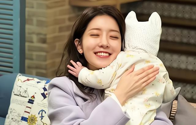 夫妻离婚10年接到前夫的三万块钱,离婚8年收到前夫打来的一笔巨款