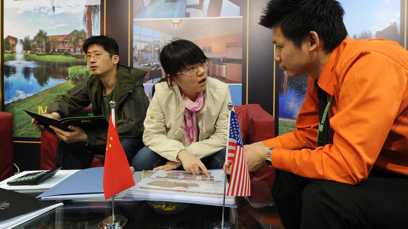 美国禁止中国公民买房，国内富豪投资受阻？触动了谁的蛋糕？