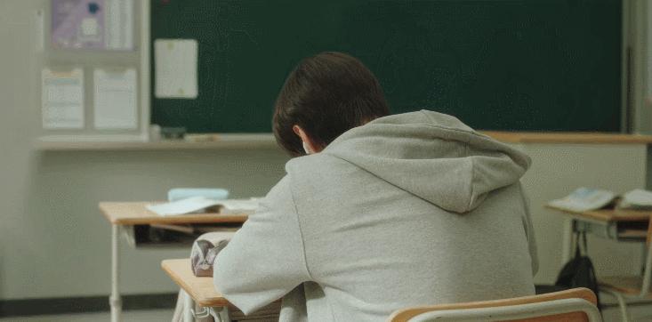 这未成年丑闻，怎么就封杀不掉？