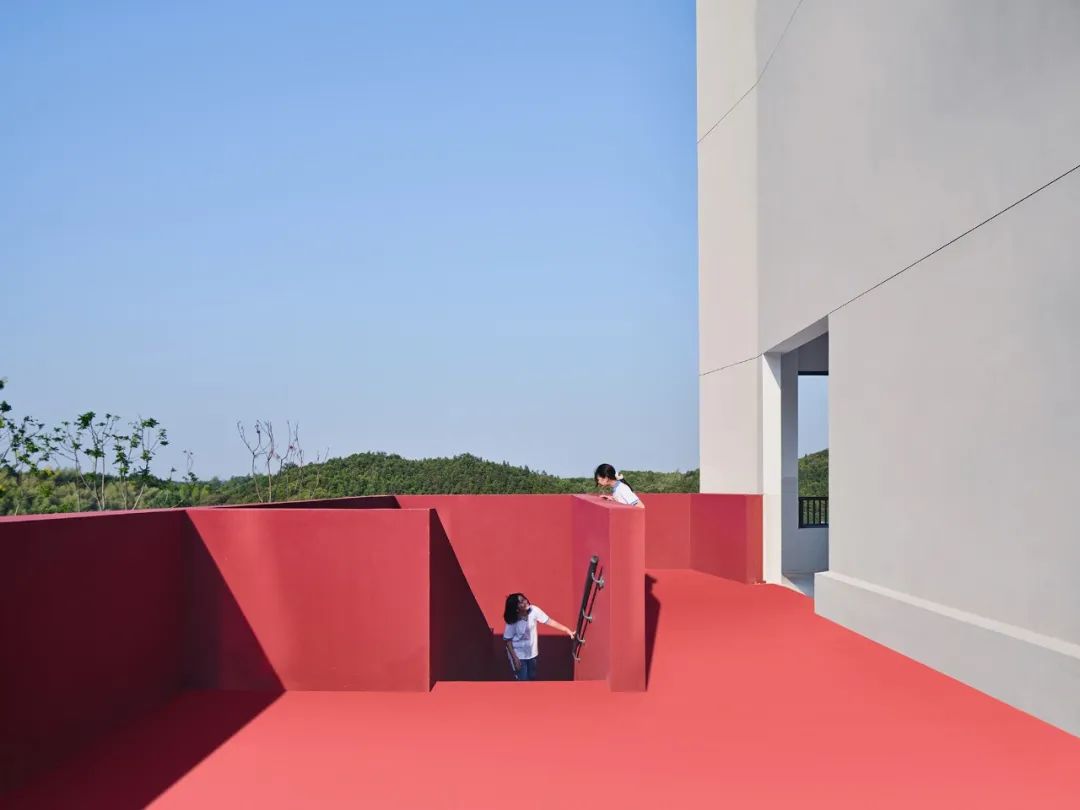 九年一贯制学校设计,阶梯式学校效果图