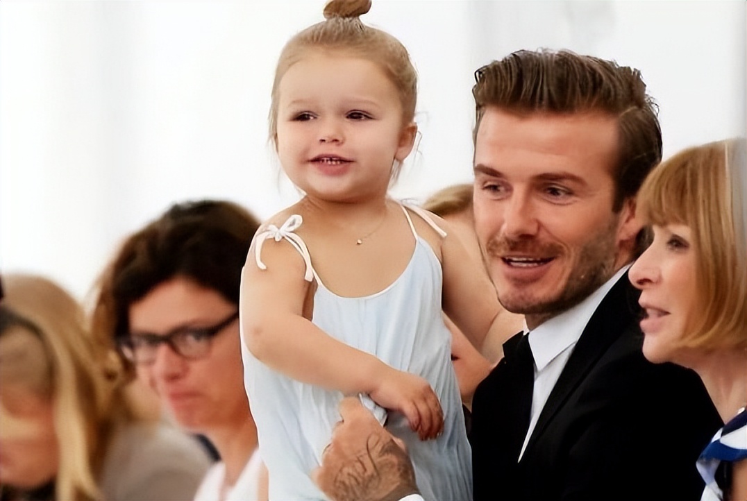 贝克汉姆布鲁克林17岁,贝克汉姆贝小七今年多大了