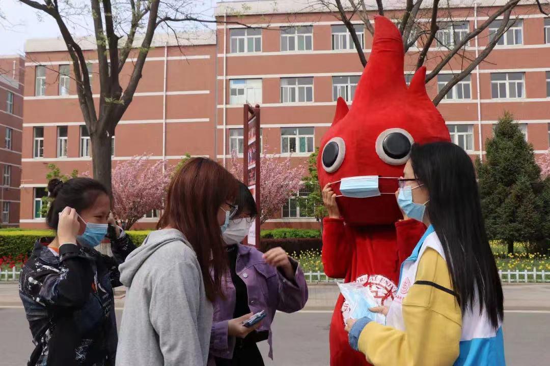 团结勇敢抗击疫情,团结克难抗疫情