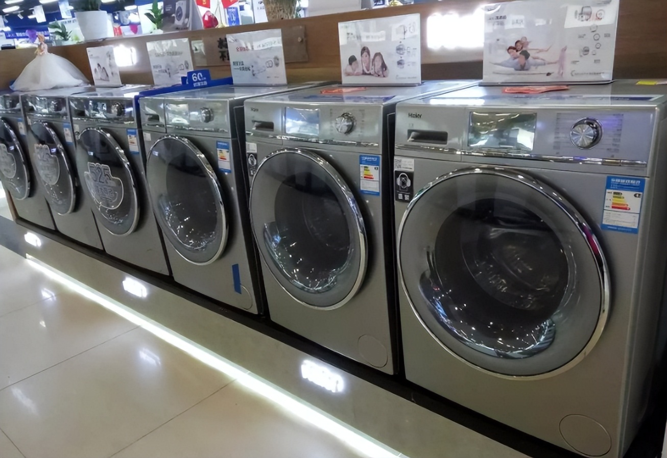 滚筒洗衣机衣服有小洞怎么回事,滚筒洗衣机筒里有东西怎么办