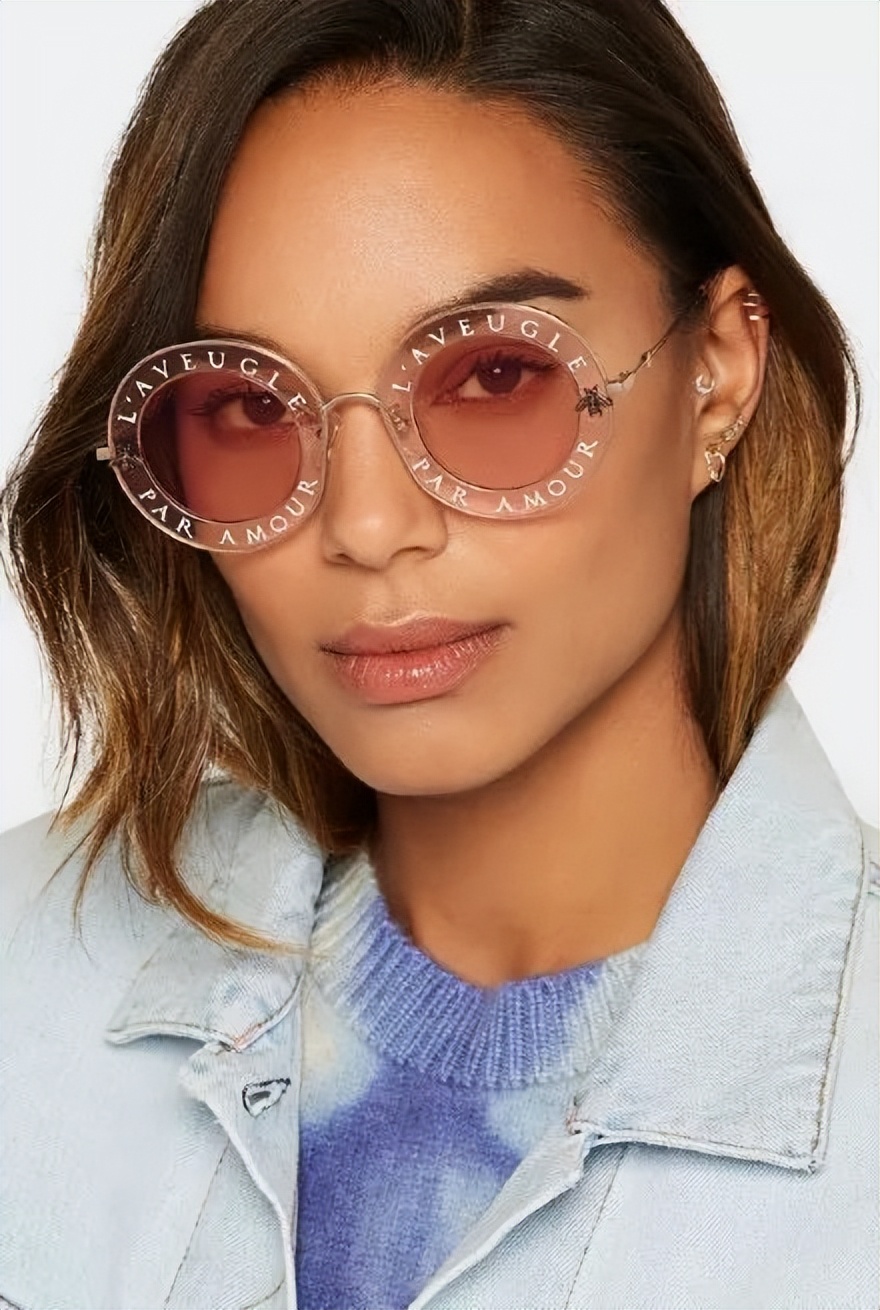 gucci是什么品牌眼镜,gucci眼镜有款红边框的眼镜