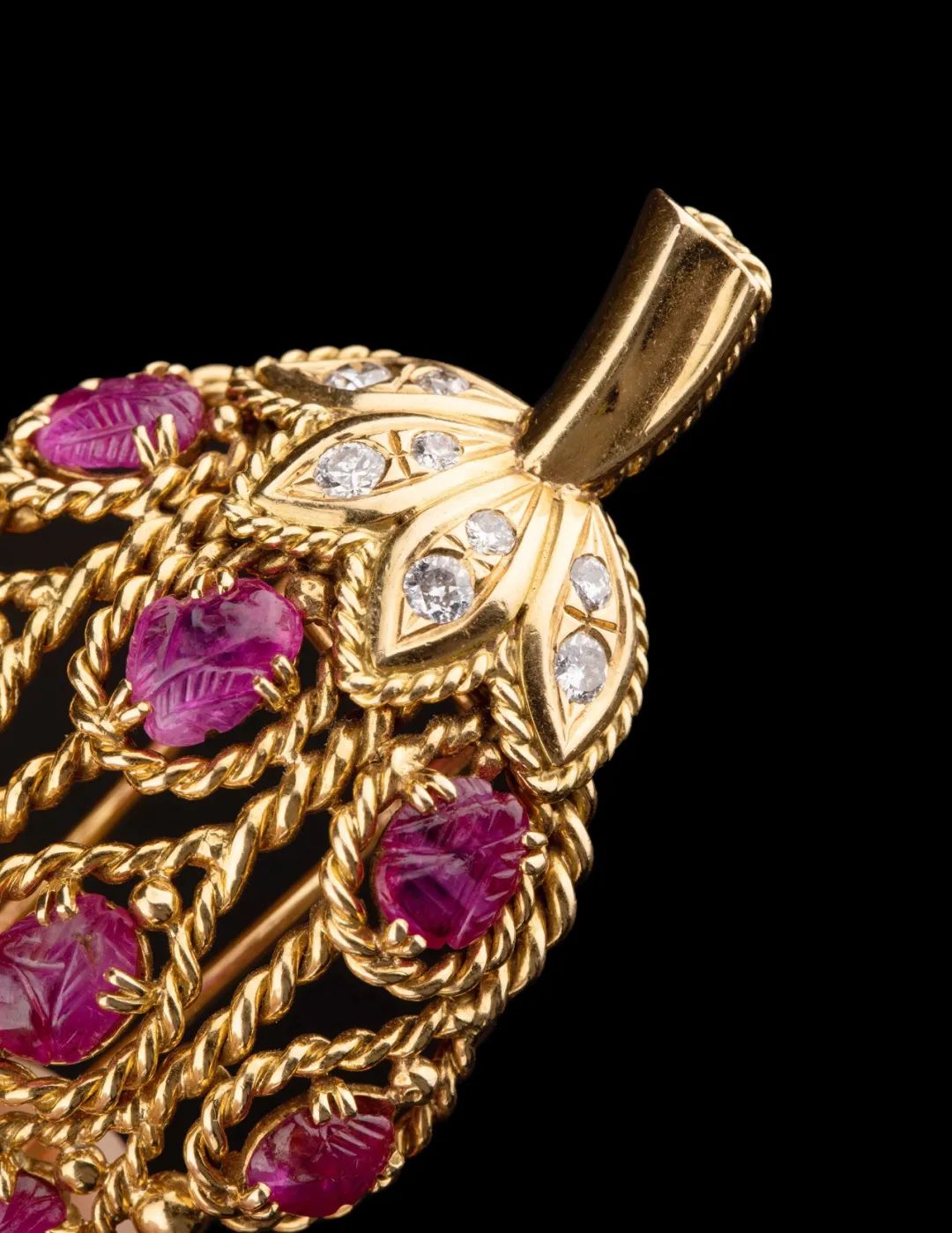 这颗生于东方，在法兰西结果的红莓，“果农”竟是卡地亚？