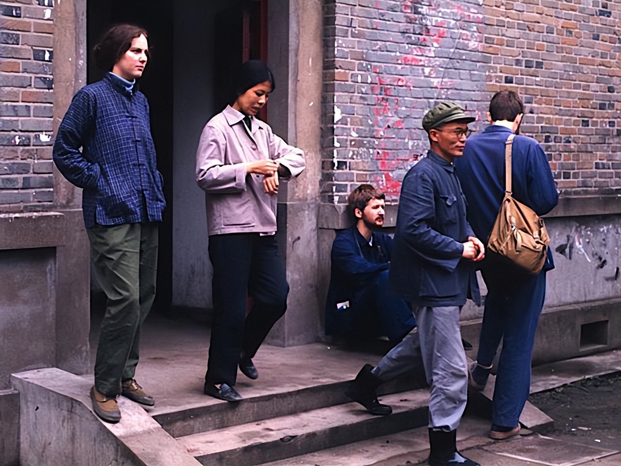 70年代下馆子的人现在是什么水平,70年代下馆子大概多少钱