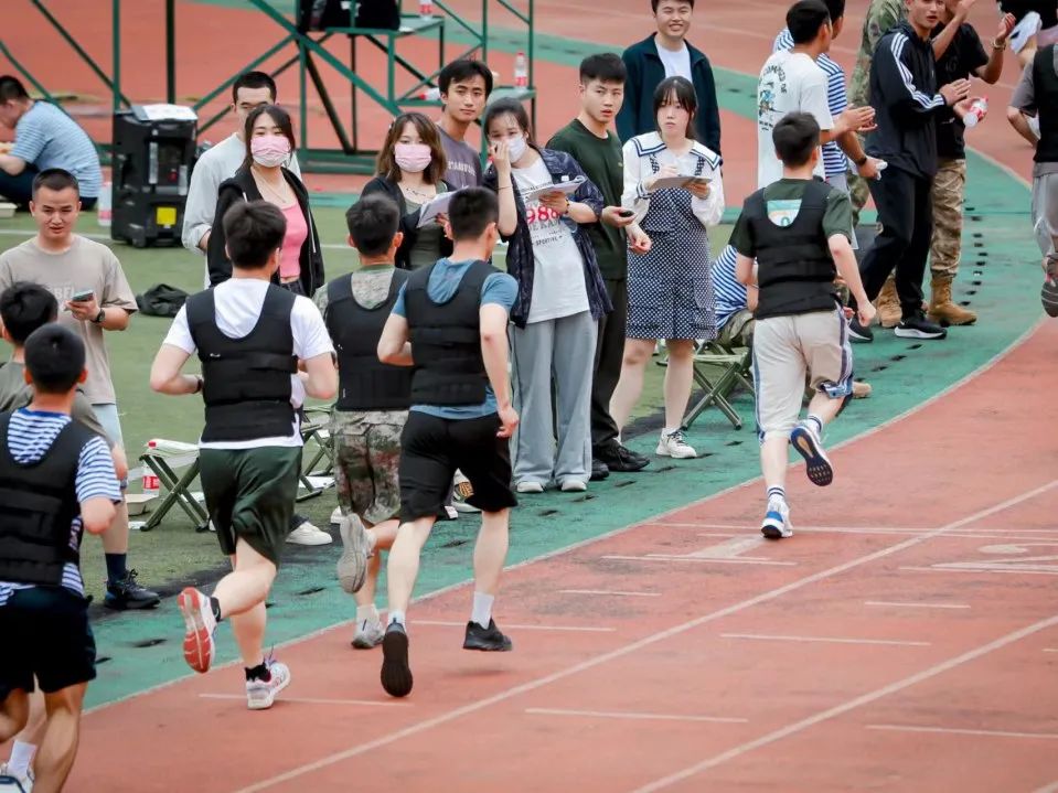 徐汇的“戎耀们”，归来仍是“最可爱的人”