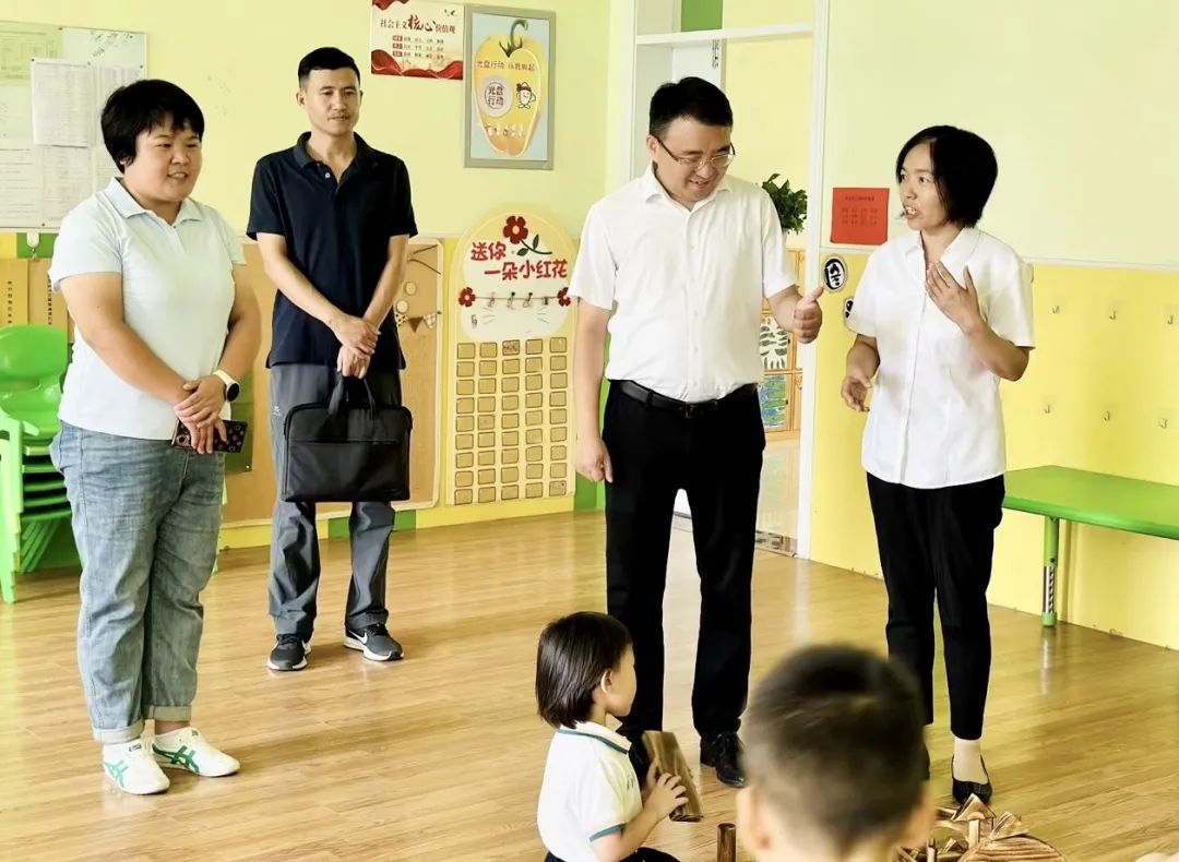 秋颂筑梦者，关怀润心田——县领导到商河县嘉润幼儿园走访慰问