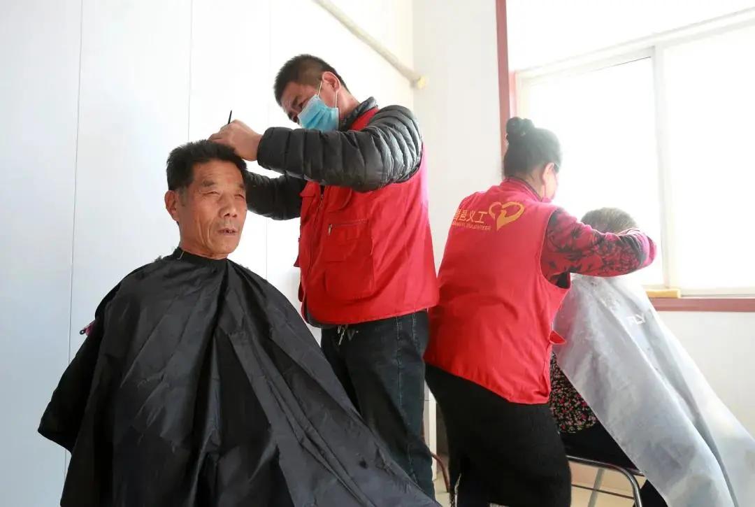 新时代文明实践春节期间志愿活动,文明实践树新风志愿服务暖人心