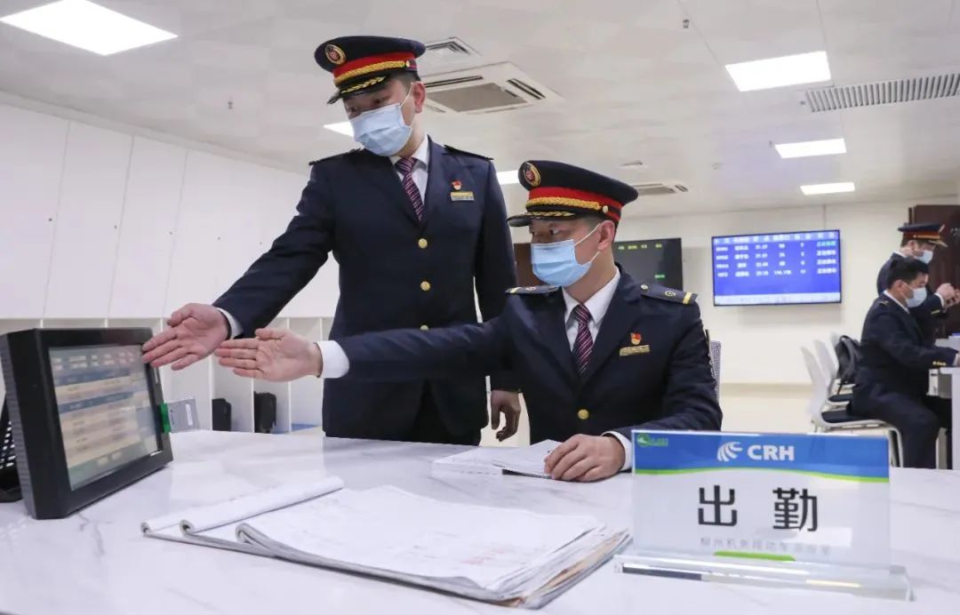 怎么才能成为火车司机,成为火车司机分几步