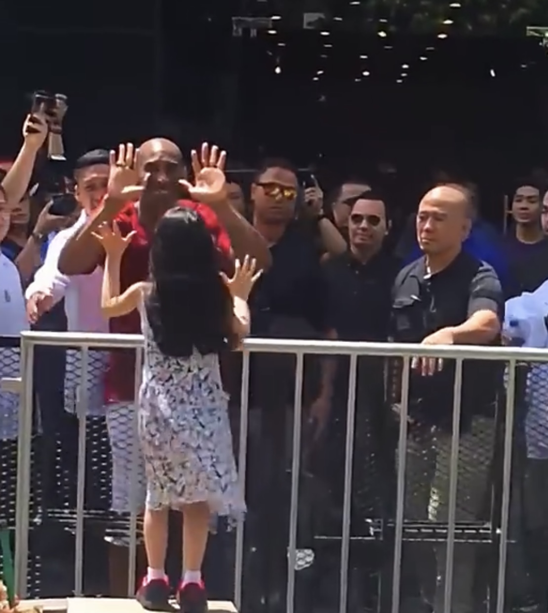 这个庆祝动作的历史地位属于什么水平?能登顶总统山吗?