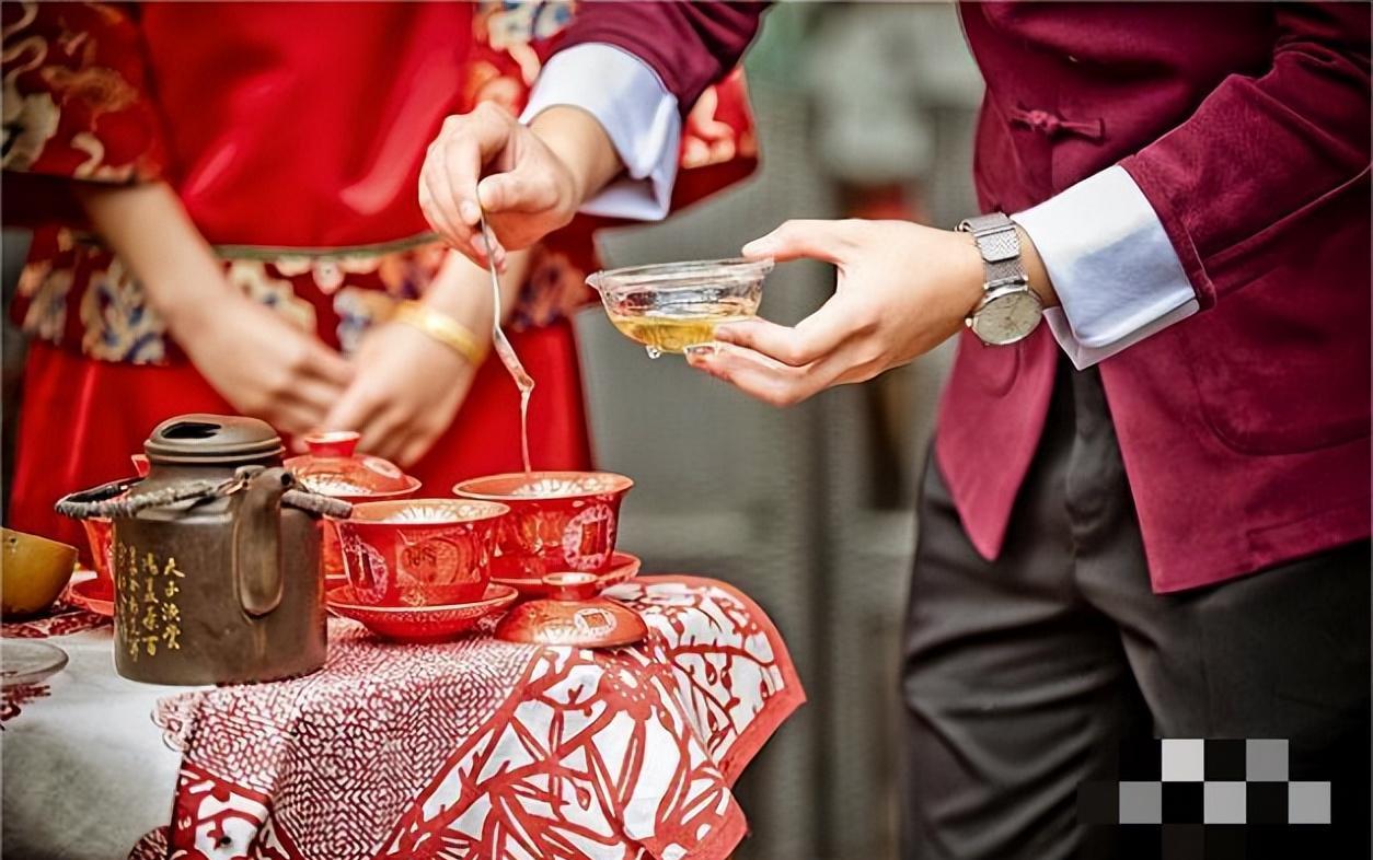 退休金被亲家盯上了？改口之后的真相让我感到心酸