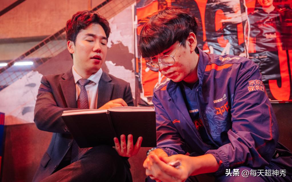 2022lck春决李哥进场,lck众神归位李哥站位