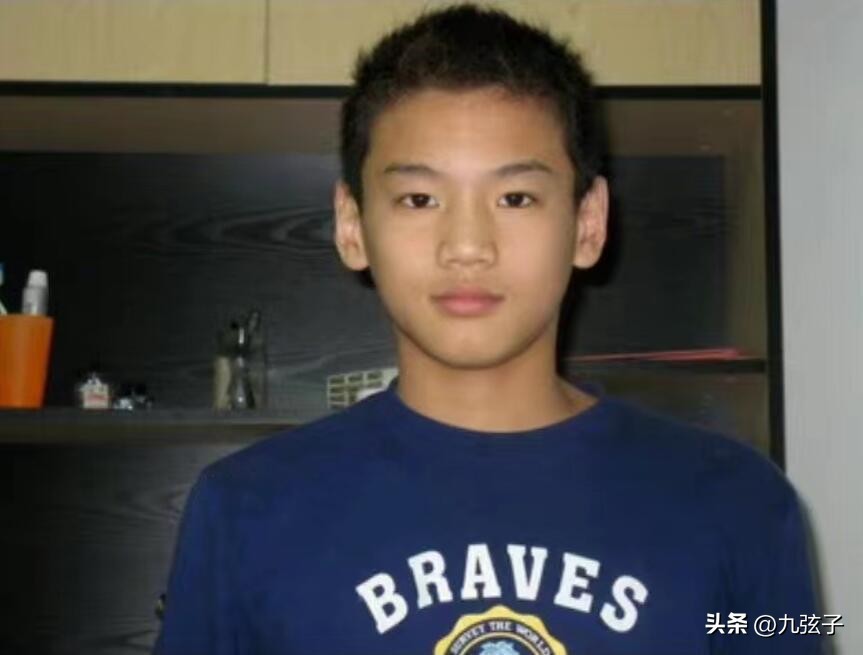 游泳名将徐嘉余的现状如何,游泳队徐嘉余照片