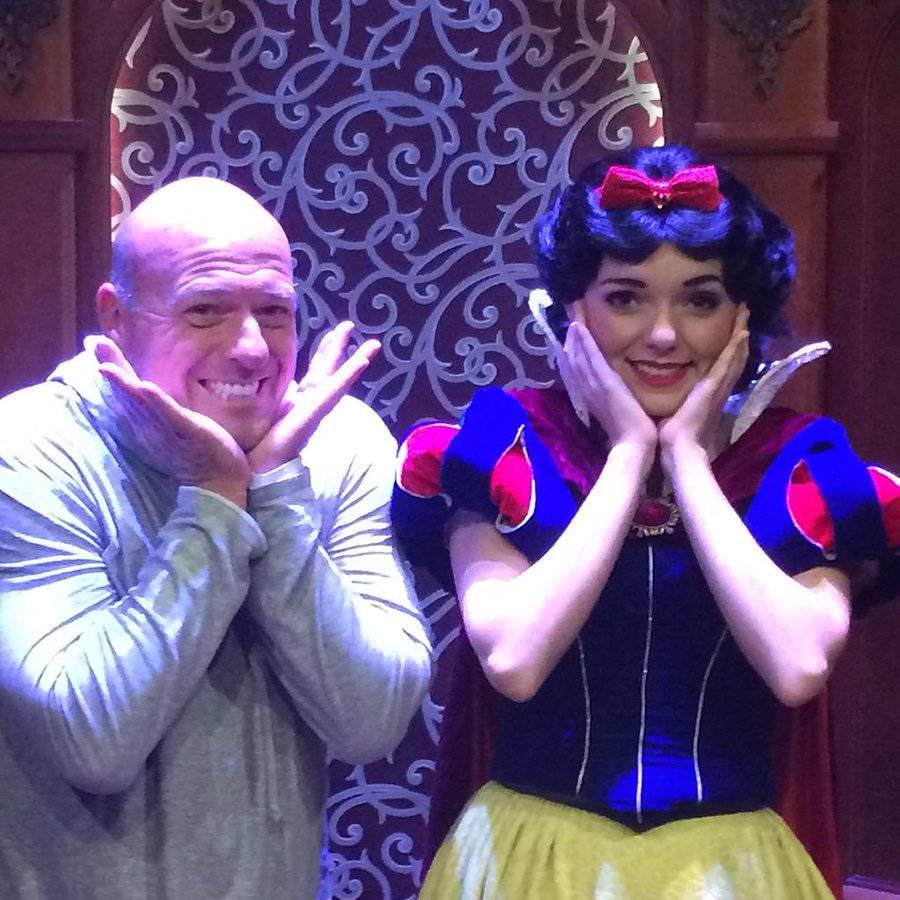 废弃迪士尼乐园吓人的照片,迪士尼乐园合拍照片