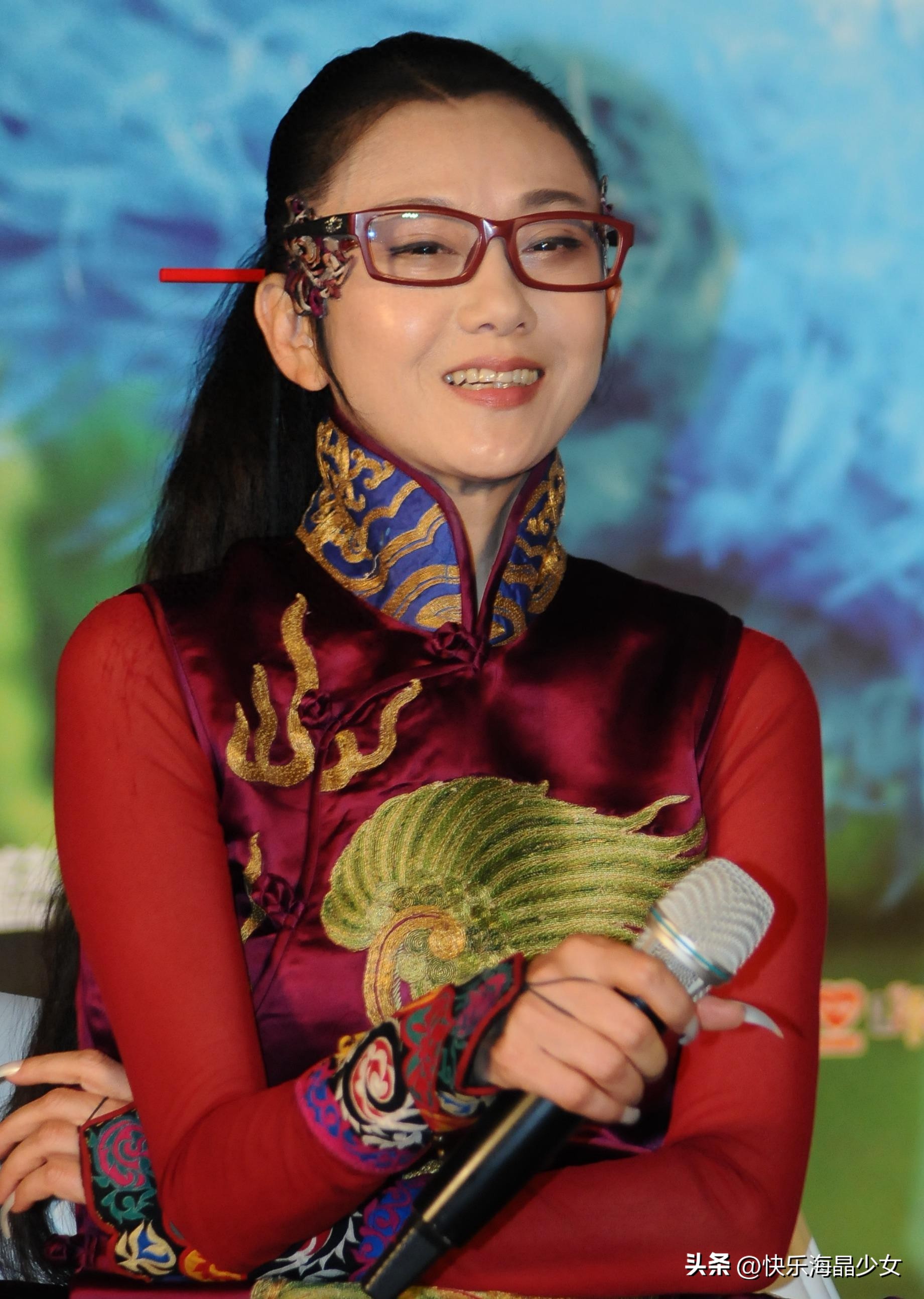 杨丽萍新舞蹈争议画面曝光,杨丽萍回应男舞者服装尺度争议