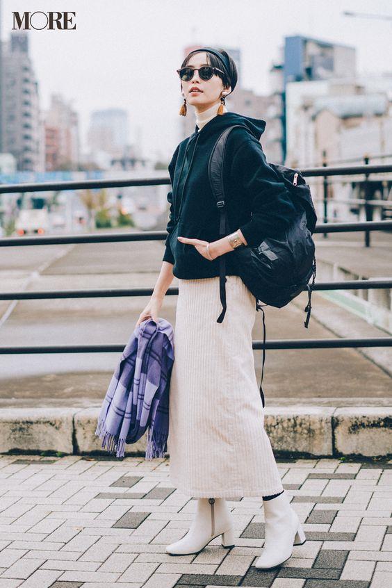 穿搭衬衫半裙这么穿时髦又减龄,连帽卫衣配裙子是开春最美搭配