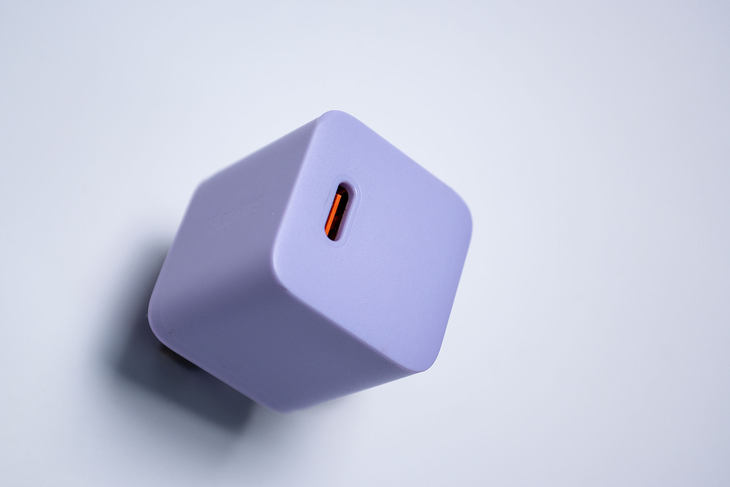 倍思65w氮化镓充电器给iphone充电,倍思20w充电器对比苹果