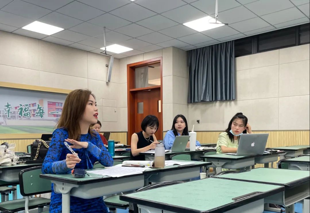 成都实验外国语学校教师上课视频,成都市实验外国语小学面试