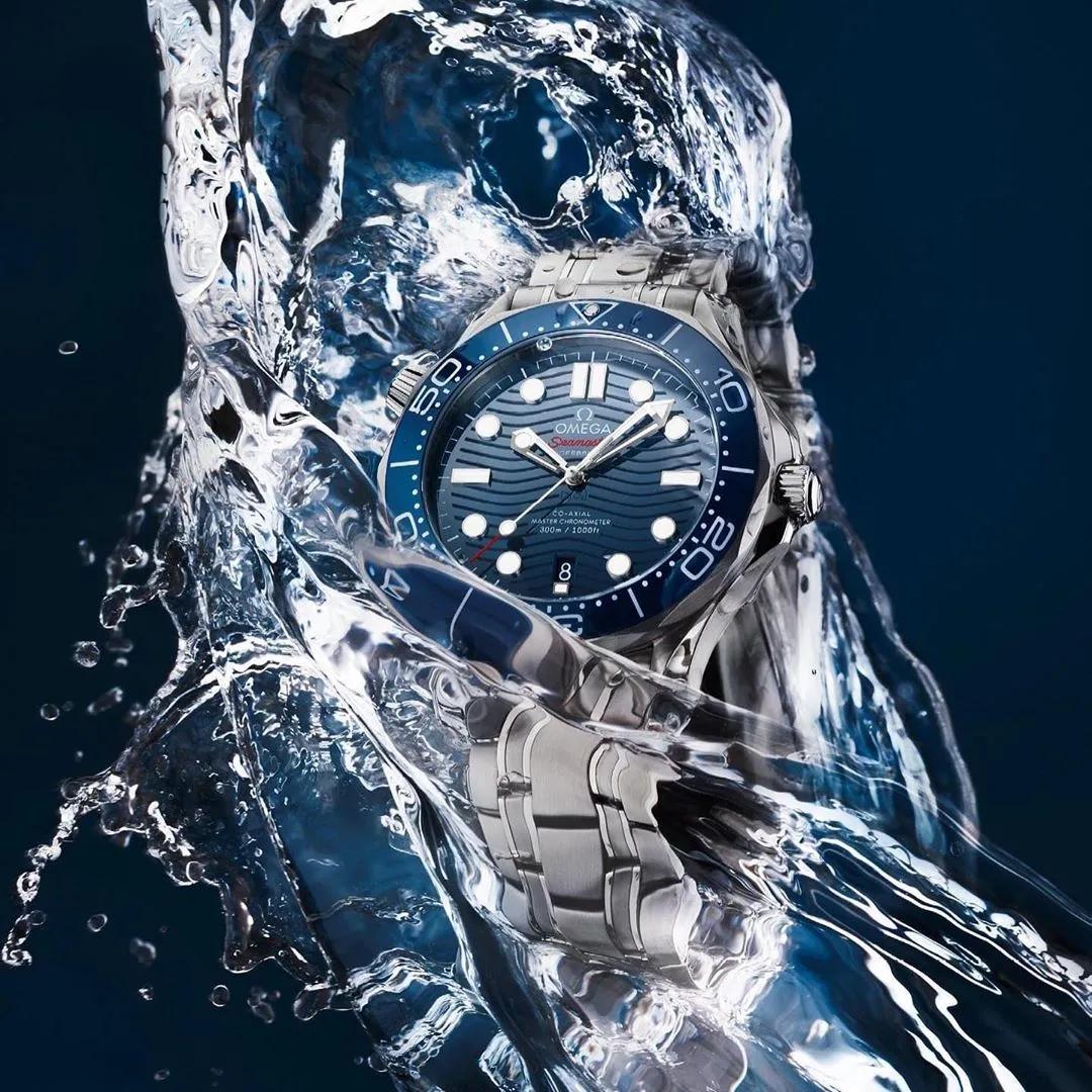 防水300米的潜水表可以戴着游泳吗,100米的潜水表可以潜水吗